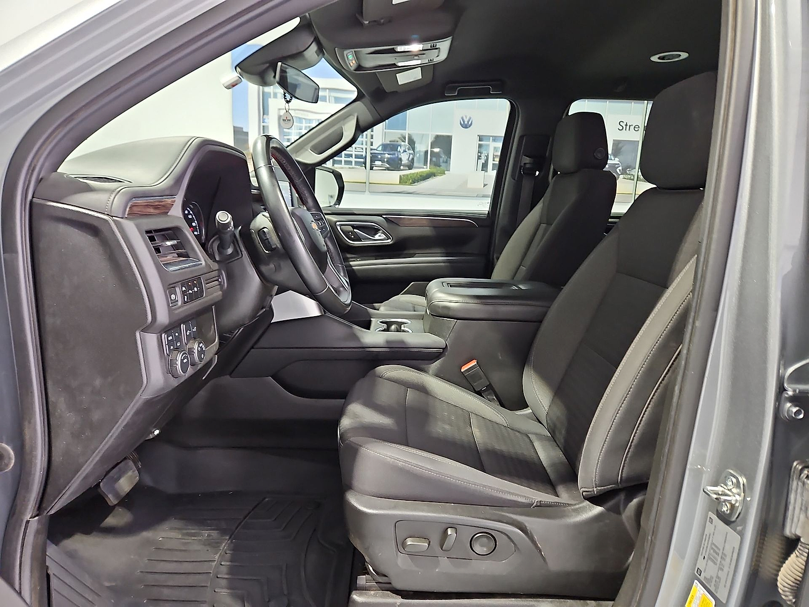 2023 Chevrolet Tahoe photo 16 of 22