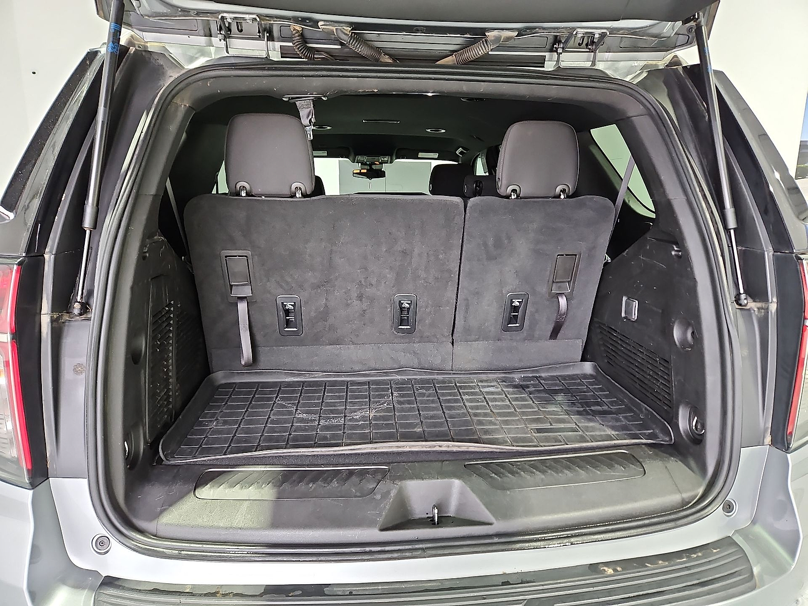 2023 Chevrolet Tahoe photo 12 of 22