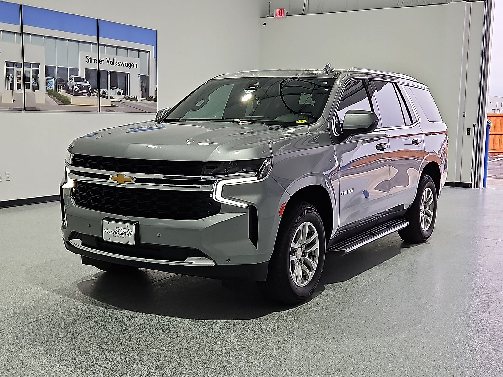 2023 Chevrolet Tahoe photo 4 of 22