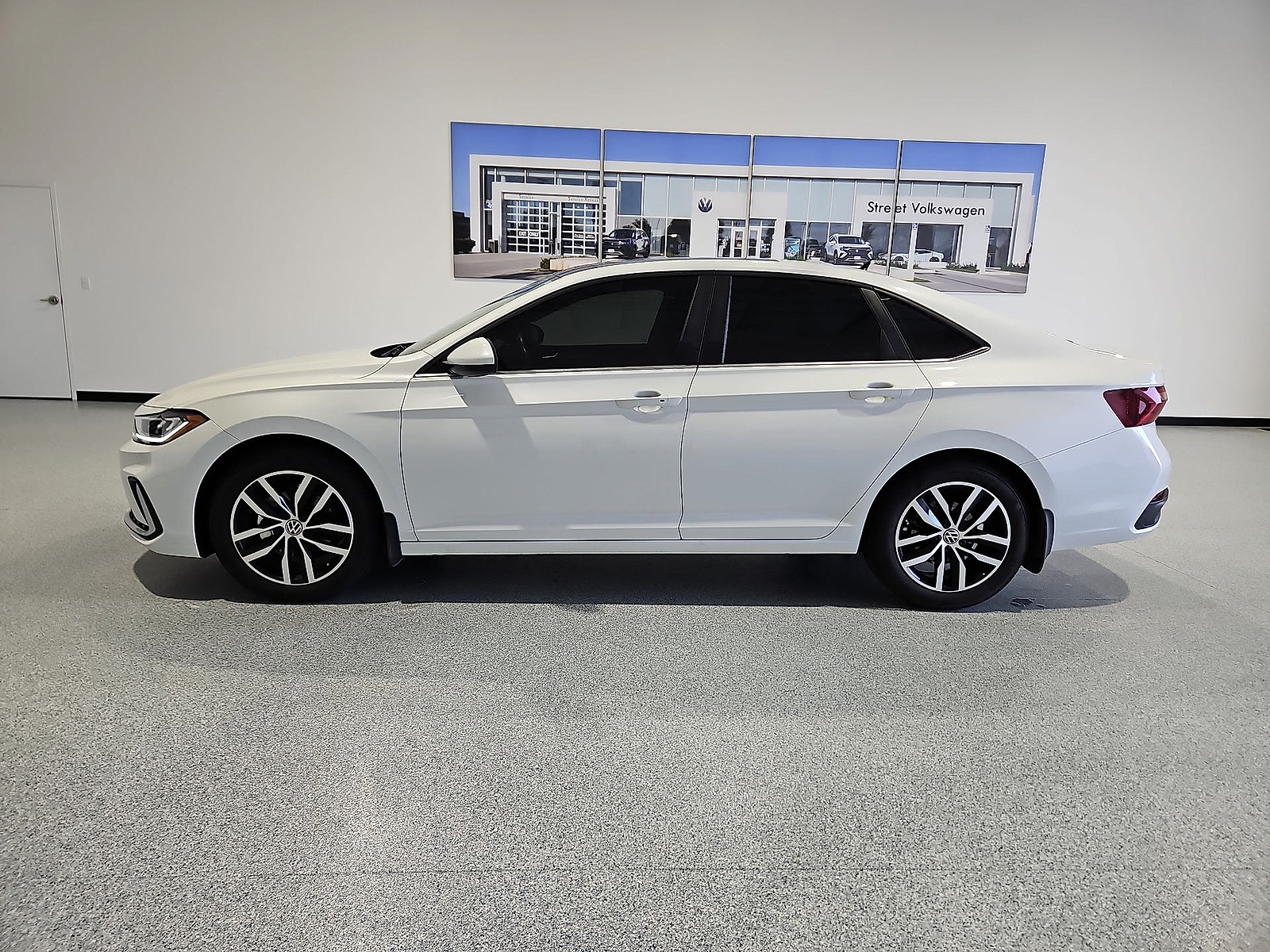 2026 Volkswagen Jetta photo 5 of 22