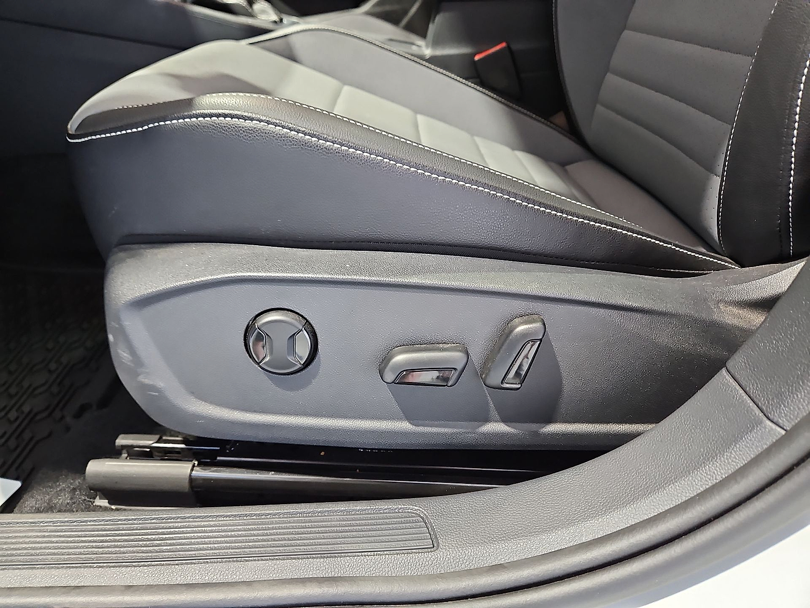 2026 Volkswagen Jetta photo 17 of 22