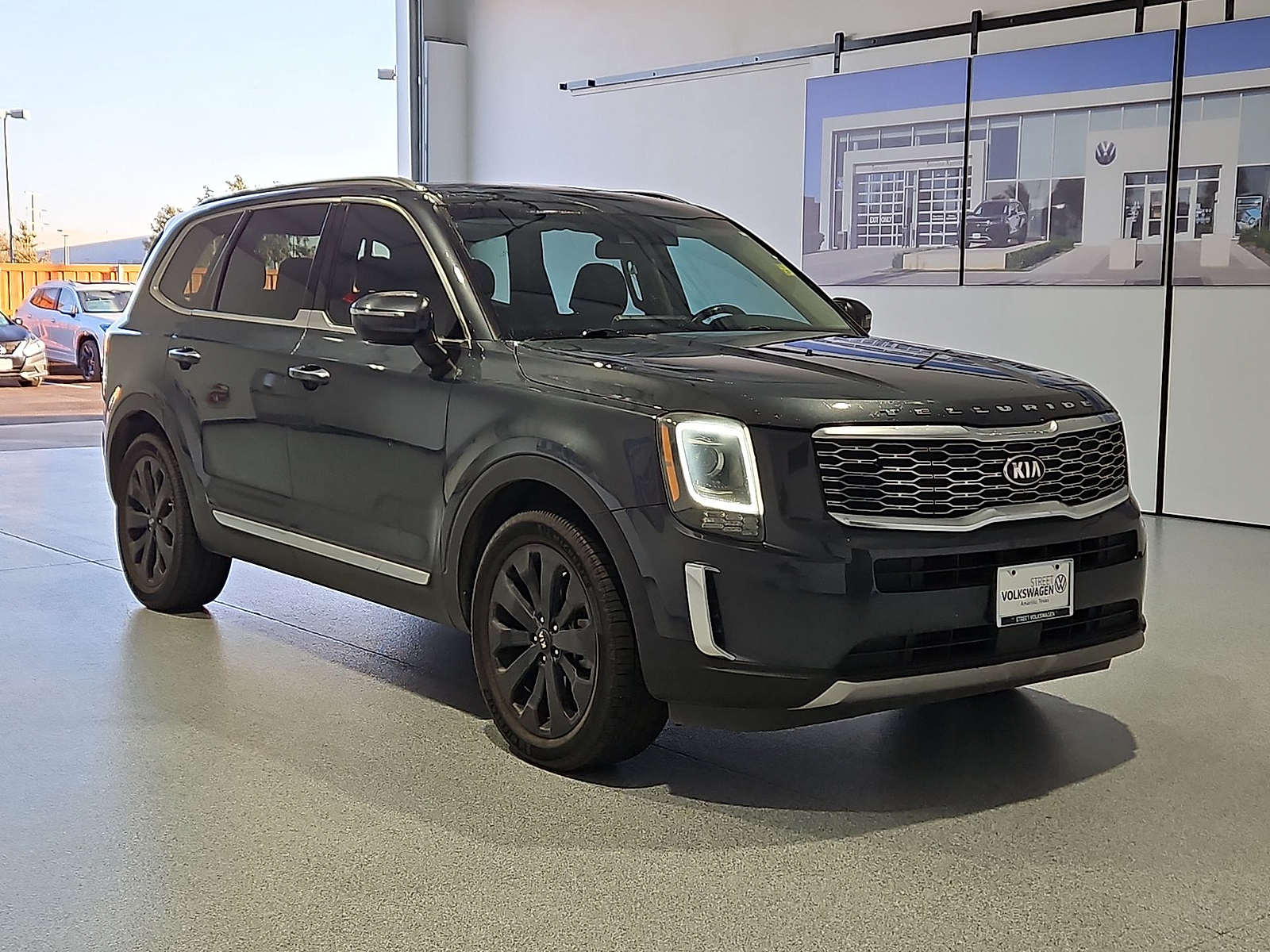2020 Kia Telluride photo 2 of 22