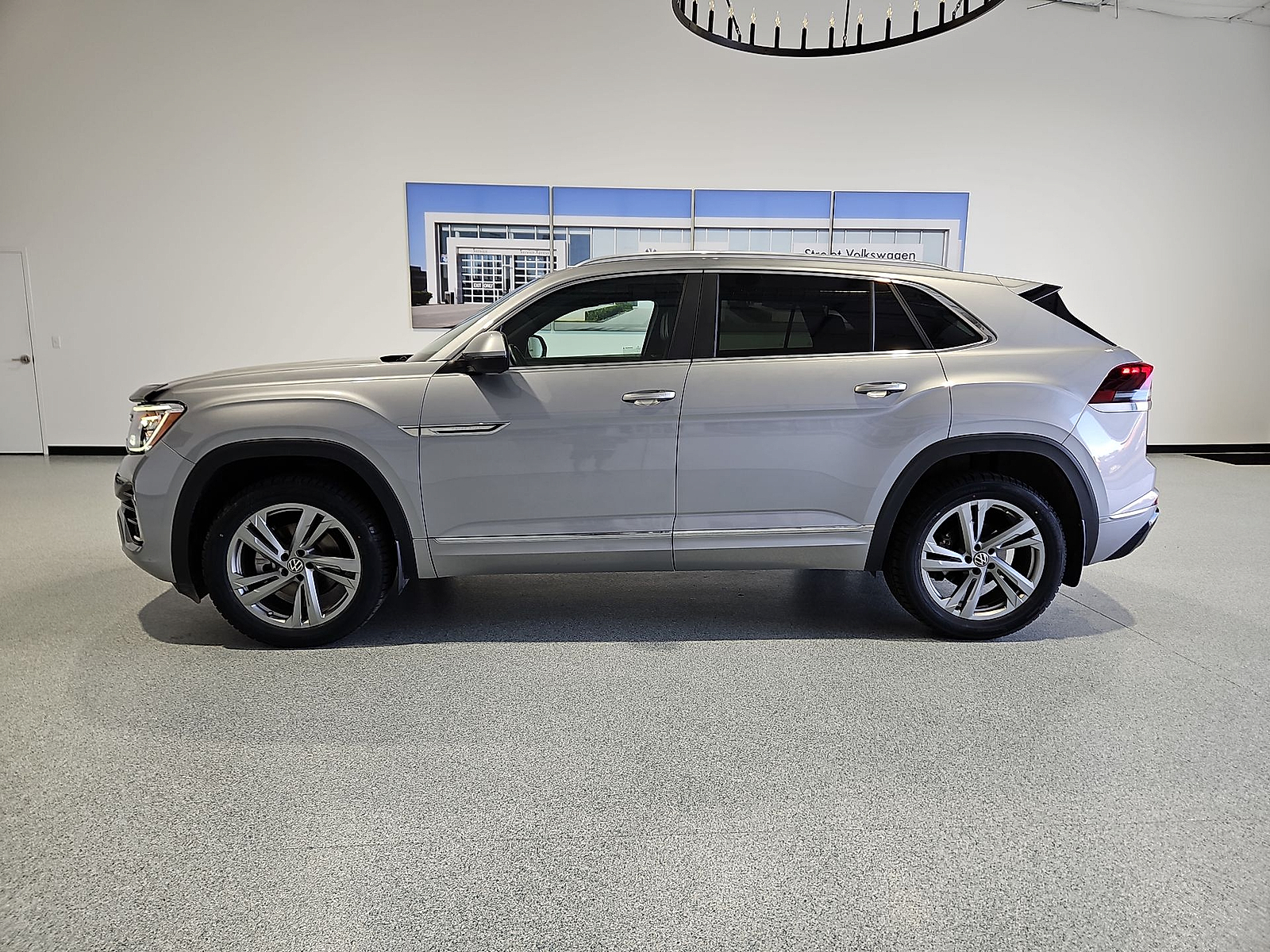 2024 Volkswagen Atlas Cross Sport photo 5 of 22