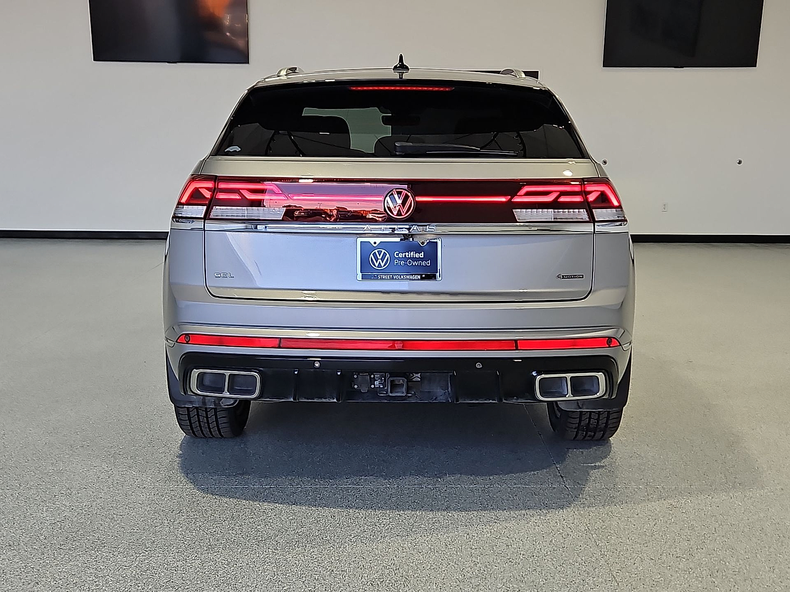 2024 Volkswagen Atlas Cross Sport photo 7 of 22
