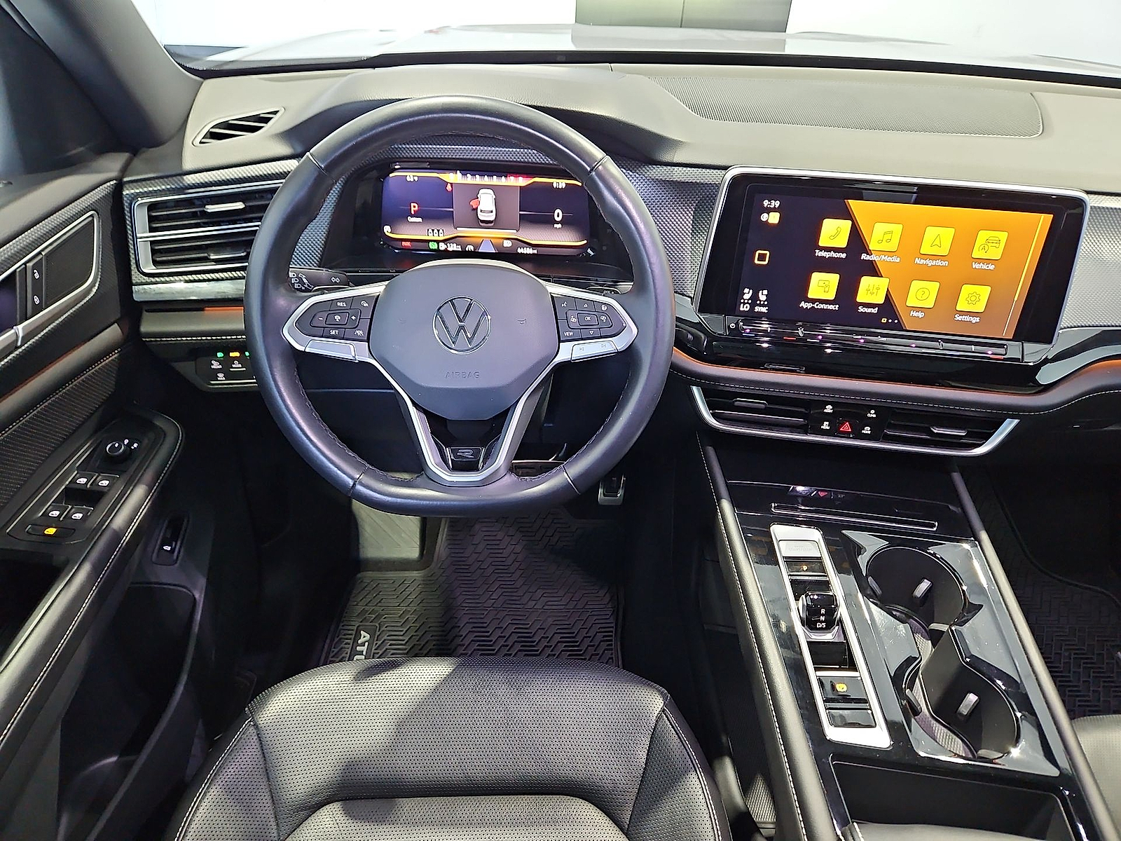 2024 Volkswagen Atlas Cross Sport photo 14 of 22