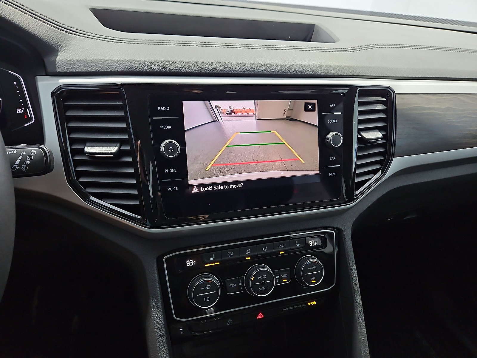 2023 Volkswagen Atlas photo 18 of 22