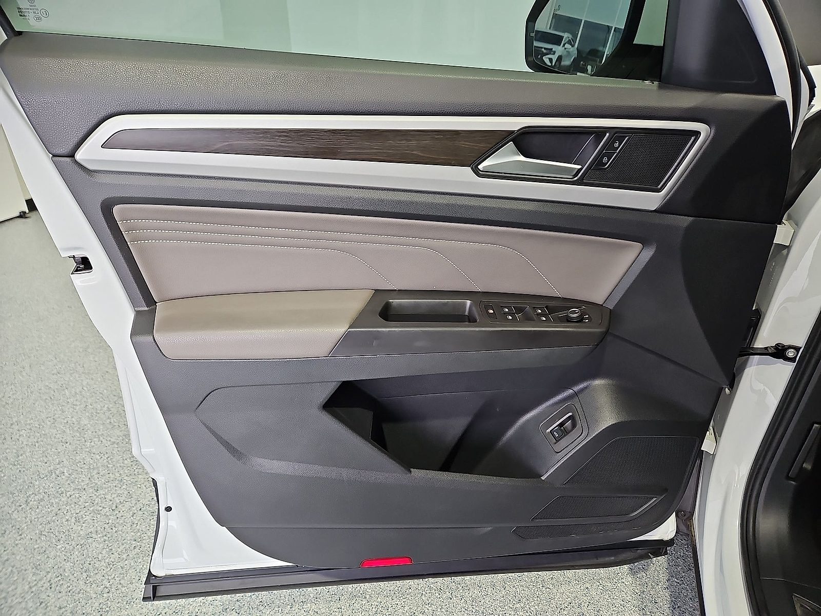 2023 Volkswagen Atlas photo 15 of 22