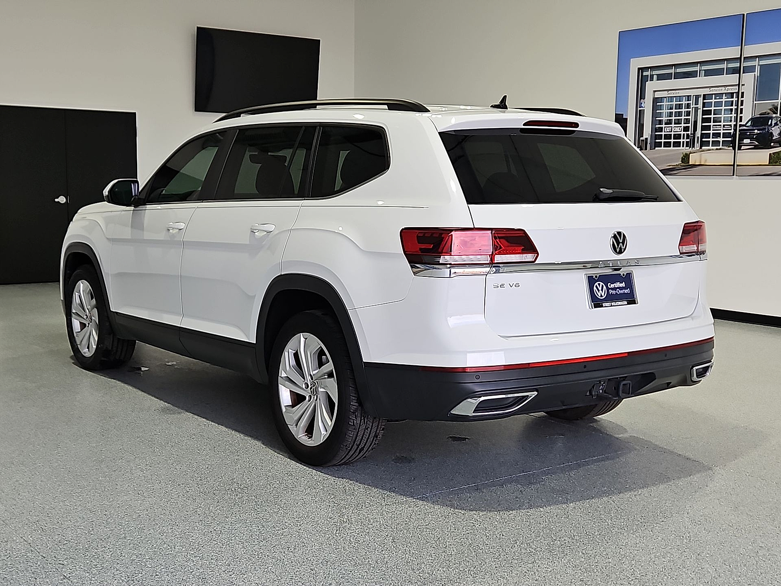 2023 Volkswagen Atlas photo 6 of 22