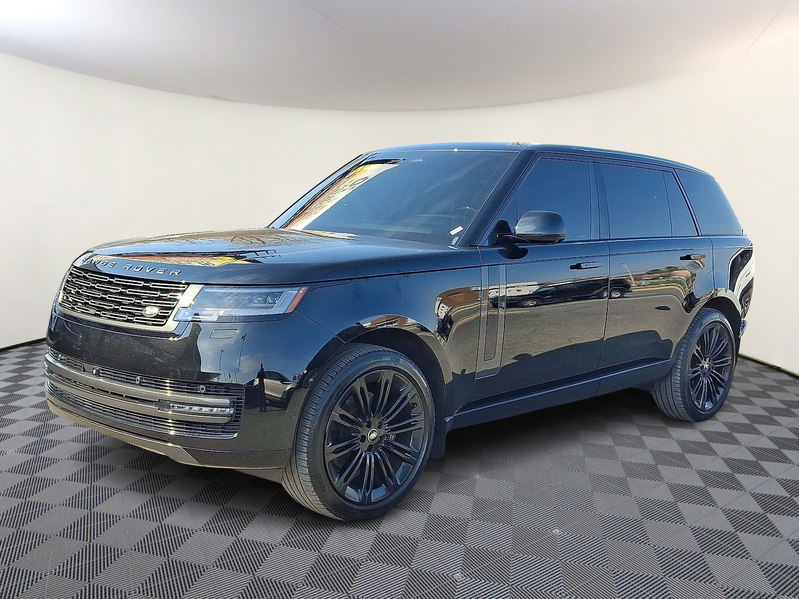 2025 Land Rover Range Rover P400 SE LWB AWD