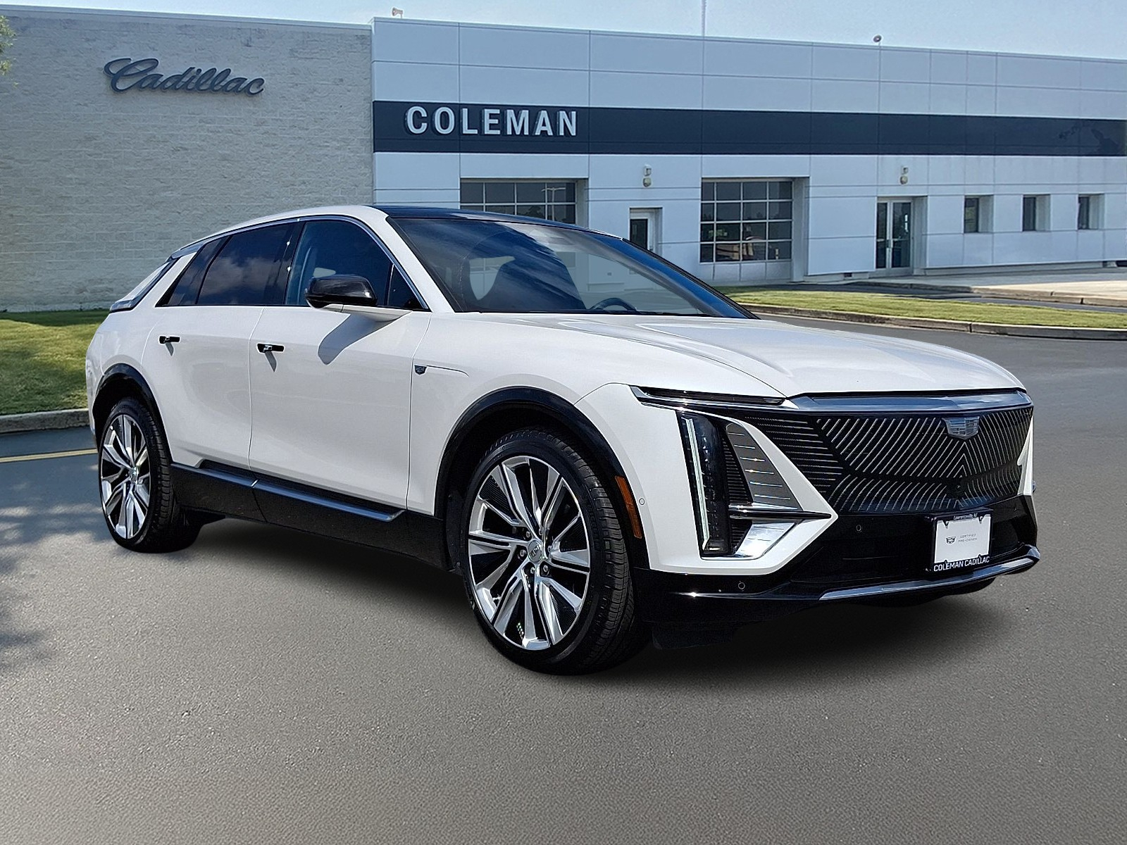 Crystal White Tricoat - G1W 2025 Cadillac LYRIQ Luxury 3 AWD SUV / Crossover All-Wheel Drive Automatic