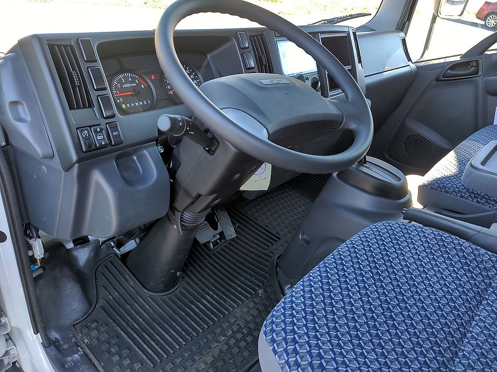 2024 Chevrolet 3500 HG LCF Gas - Arc White exterior view 10