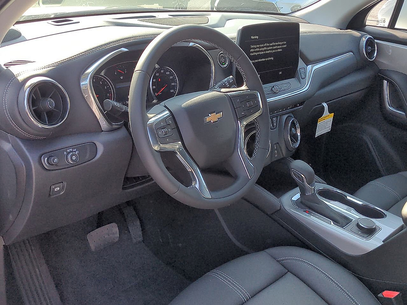 2024 Chevrolet Blazer AWD 3LT - Summit White exterior view 10