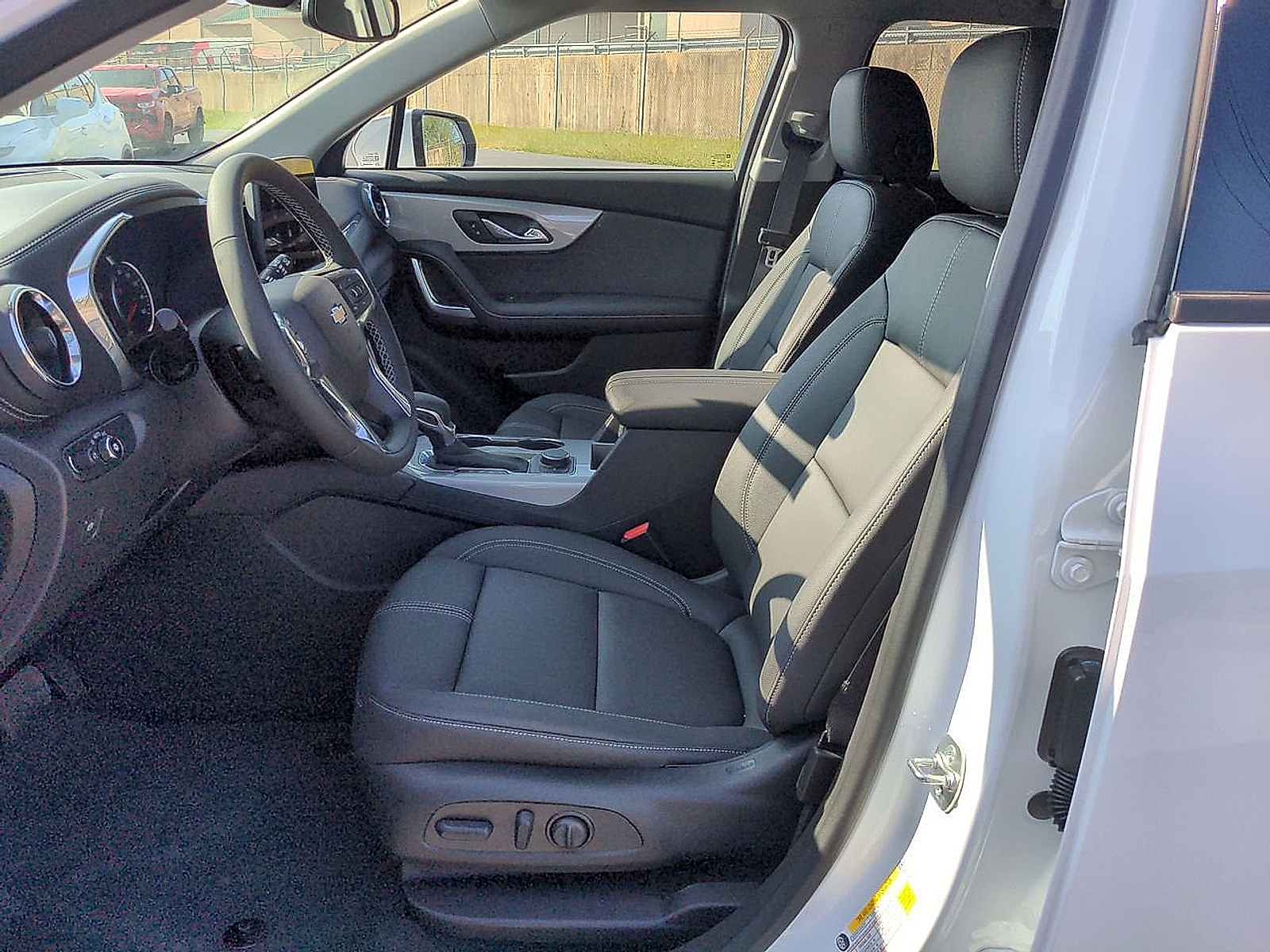 2024 Chevrolet Blazer AWD 3LT - Summit White exterior view 18