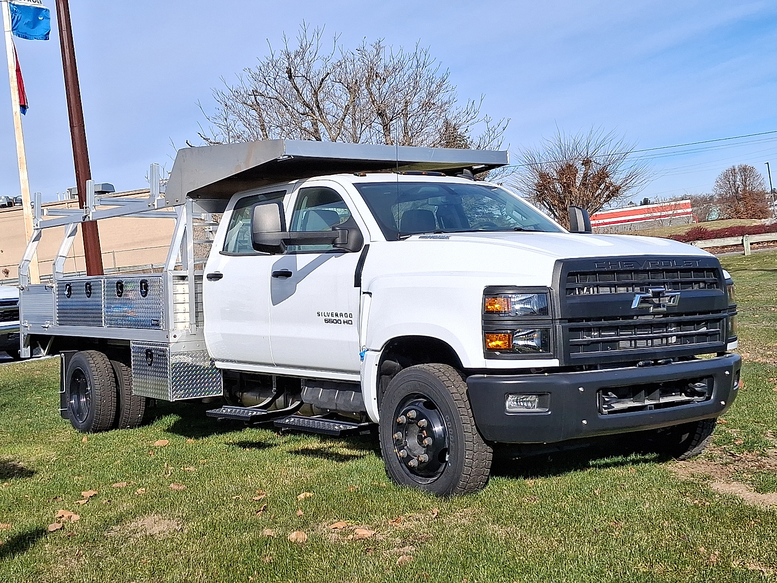 2024 Chevrolet Silverado 4500HD Work Truck - Summit White - GAZ exterior view 2