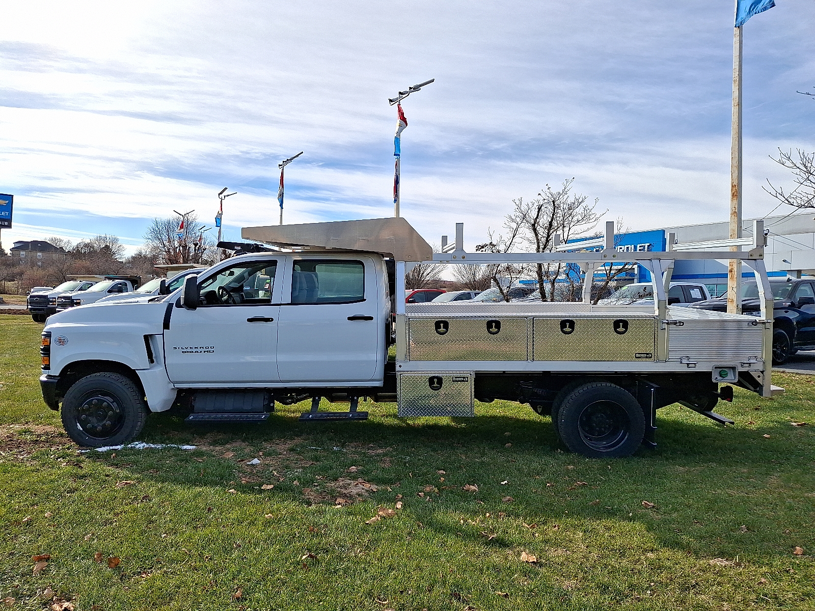 2024 Chevrolet Silverado 4500HD Work Truck - Summit White - GAZ exterior view 5