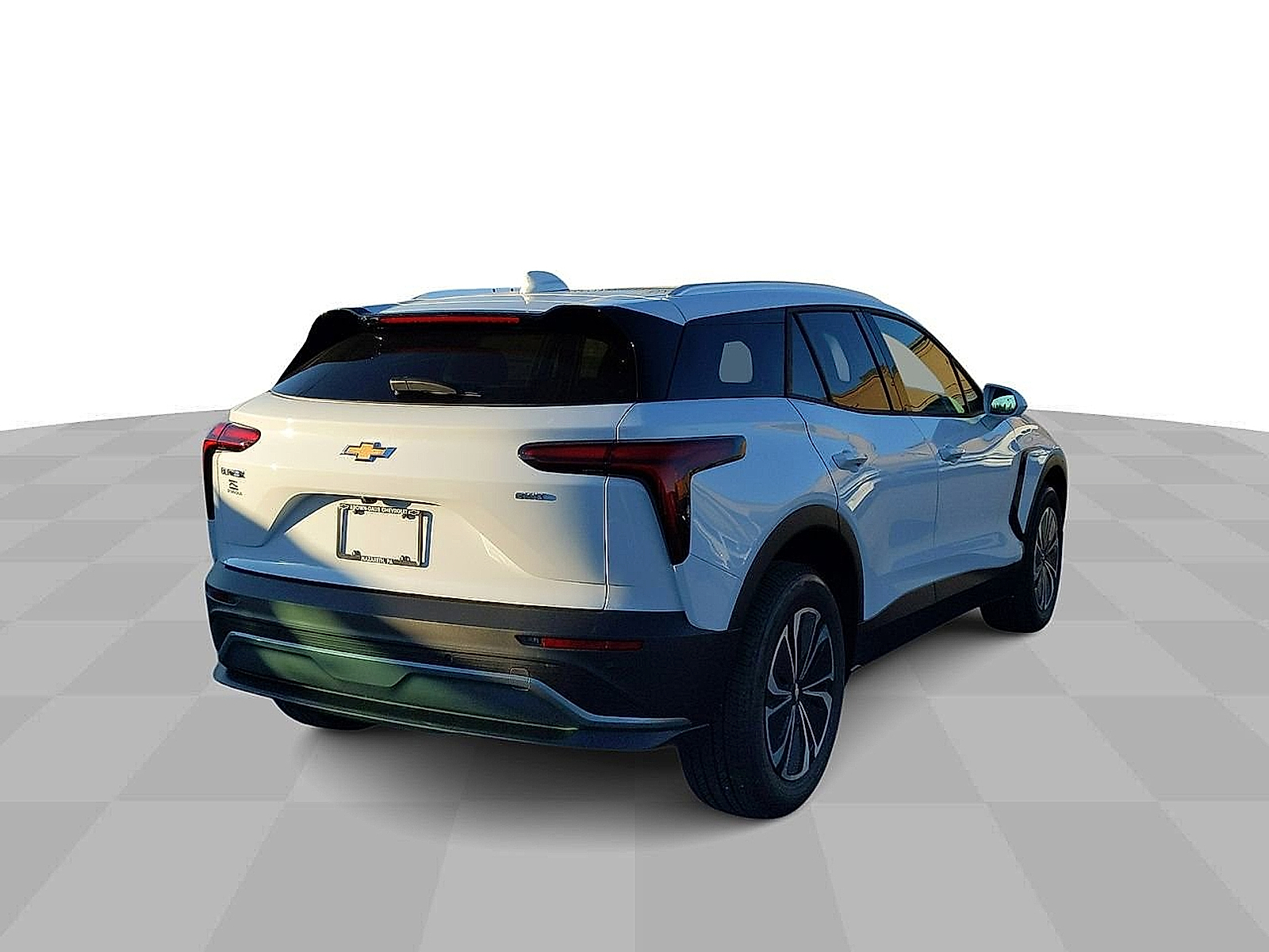 2025 Chevrolet Blazer EV eAWD LT - Summit White exterior view 9