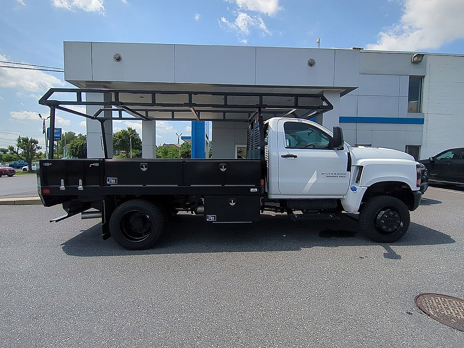2024 Chevrolet Silverado 4500HD Work Truck - Summit White exterior view 2