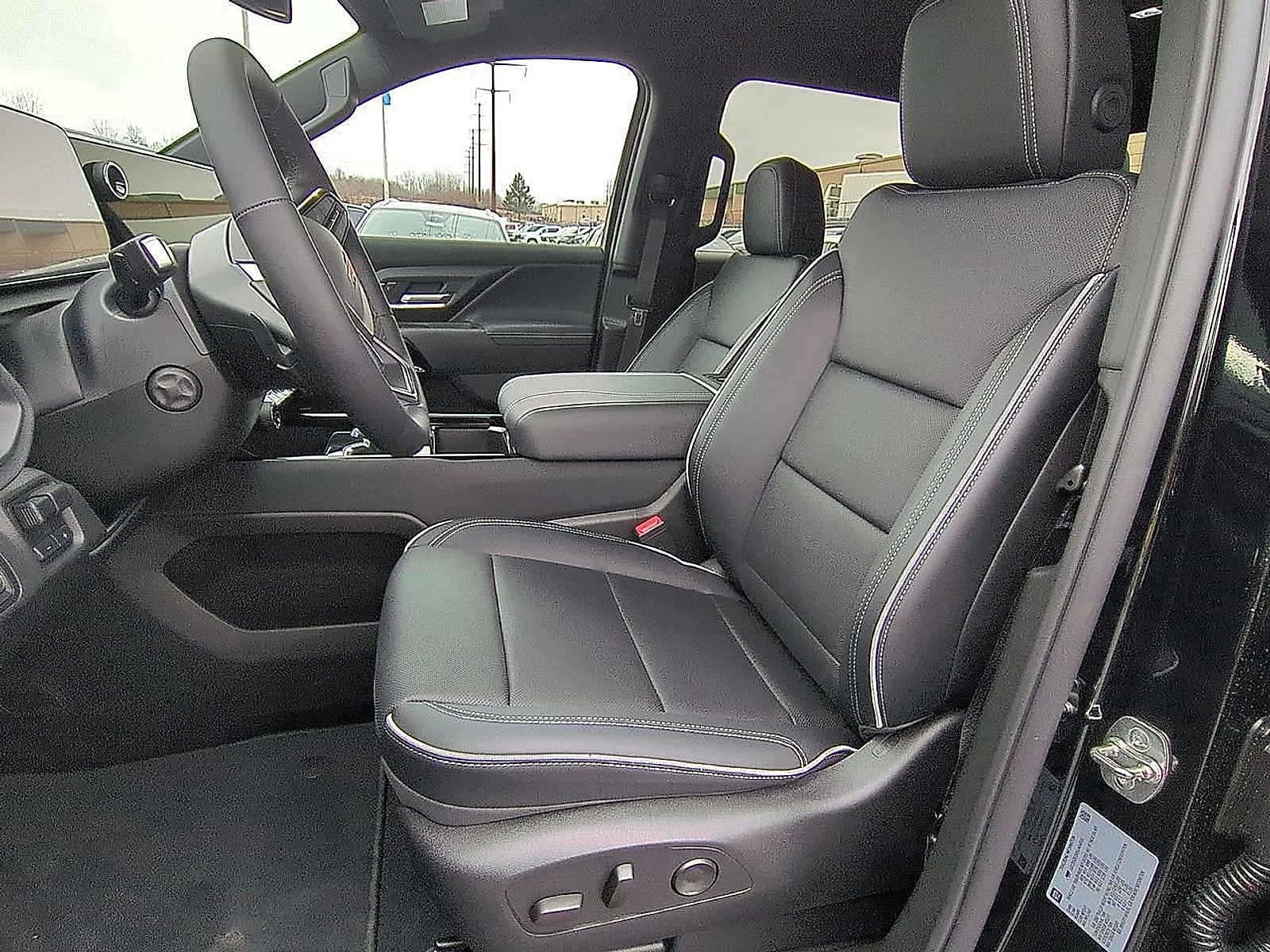 2025 Chevrolet Silverado EV LT - Black exterior view 19