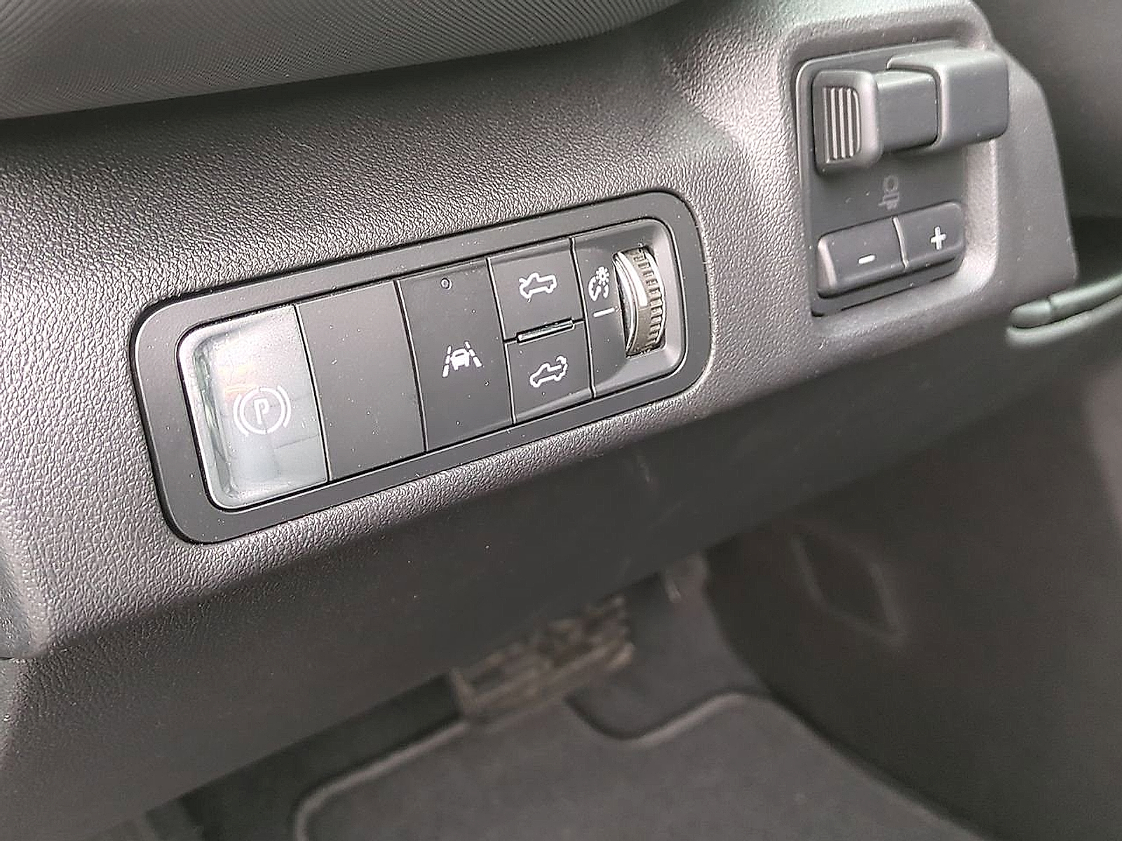 2025 Chevrolet Silverado EV LT - Black exterior view 17