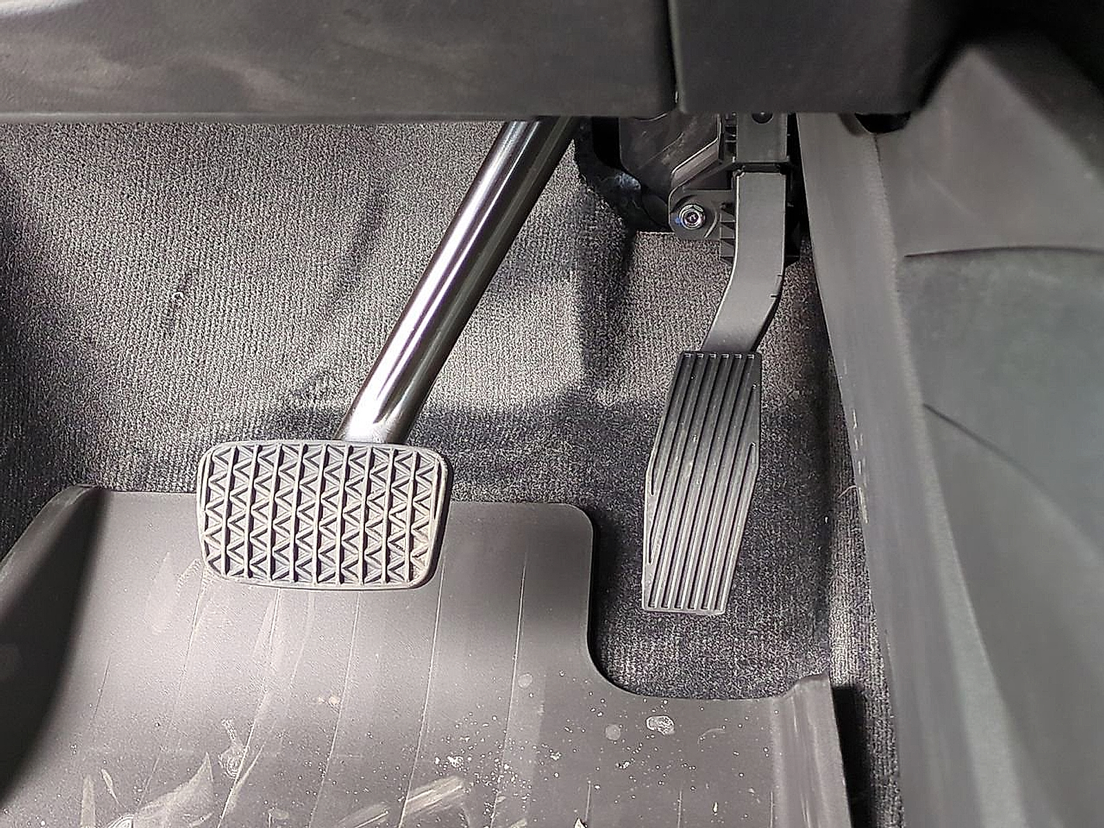 2025 Chevrolet Blazer EV eAWD LT - Sterling Gray Metallic exterior view 18