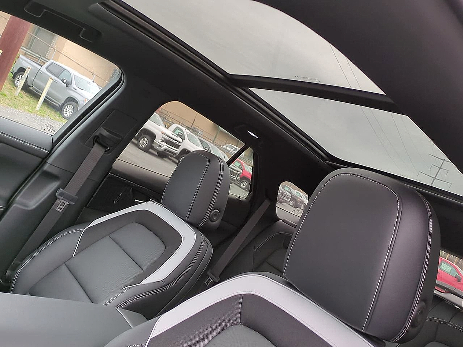 2025 Chevrolet Blazer EV eAWD LT - Sterling Gray Metallic exterior view 19