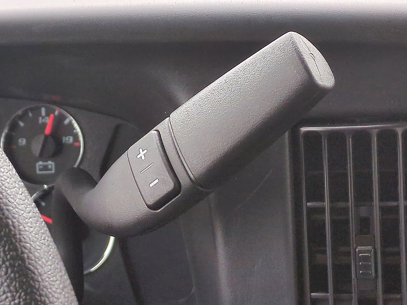 2025 Chevrolet Express Cargo RWD 3500 Regular Wheelbase WT - Summit White exterior view 15