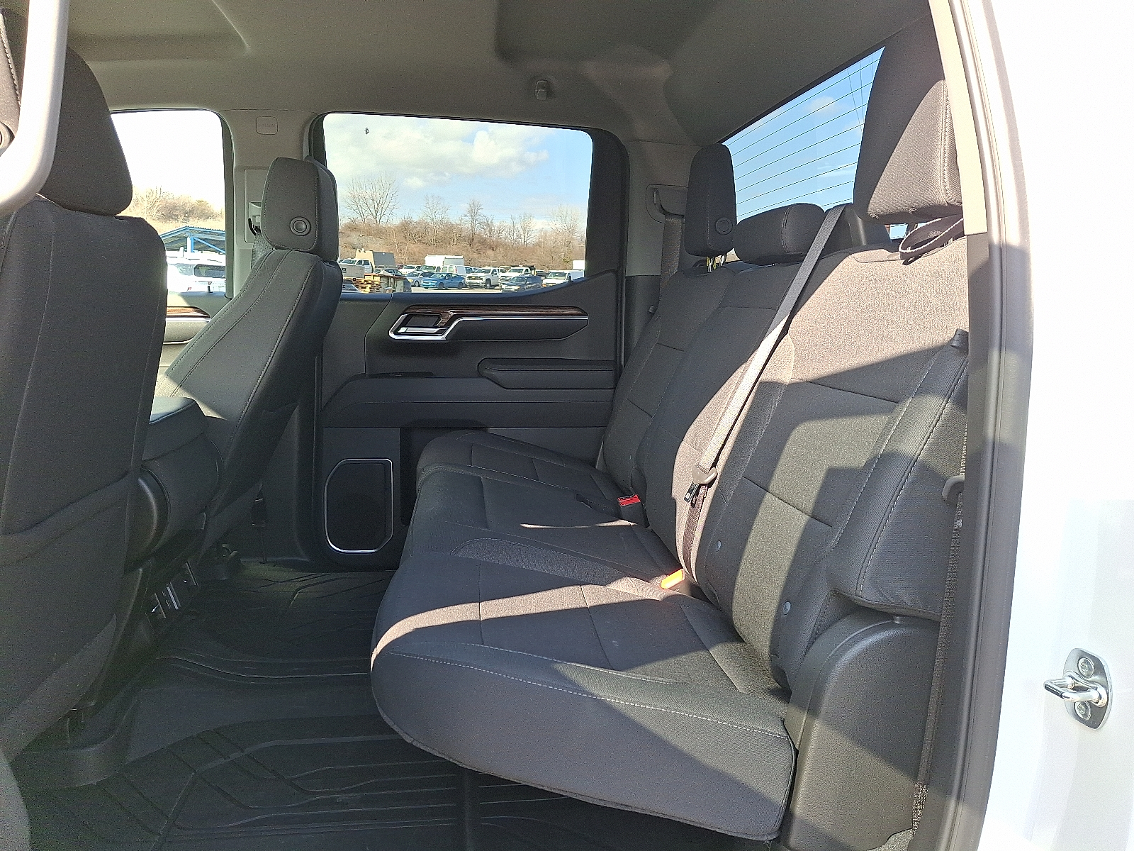 2025 Chevrolet Silverado 1500 4WD Crew Cab Short Bed RST - Summit White - GAZ exterior view 8