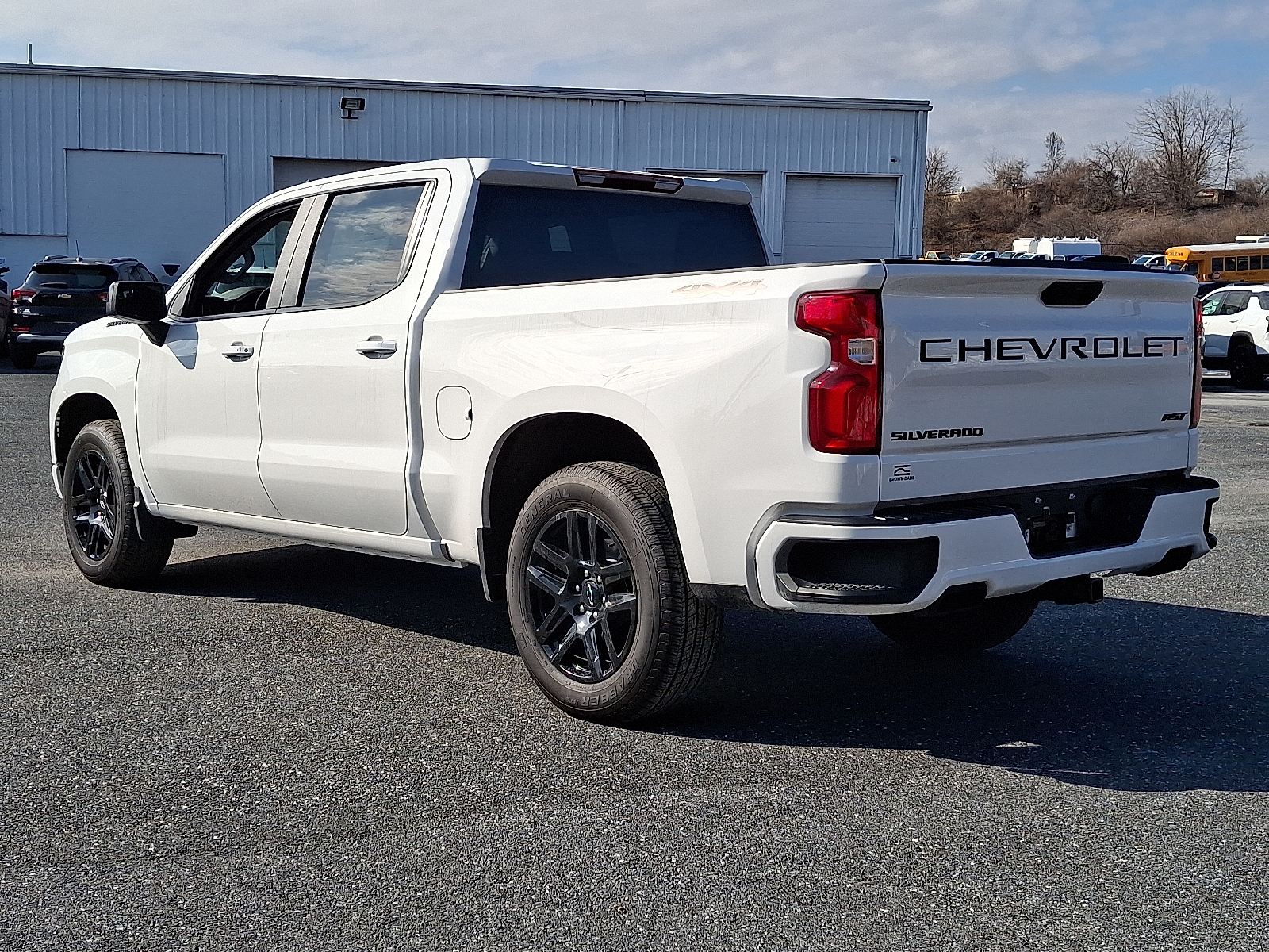 2025 Chevrolet Silverado 1500 4WD Crew Cab Short Bed RST - Summit White - GAZ exterior view 6