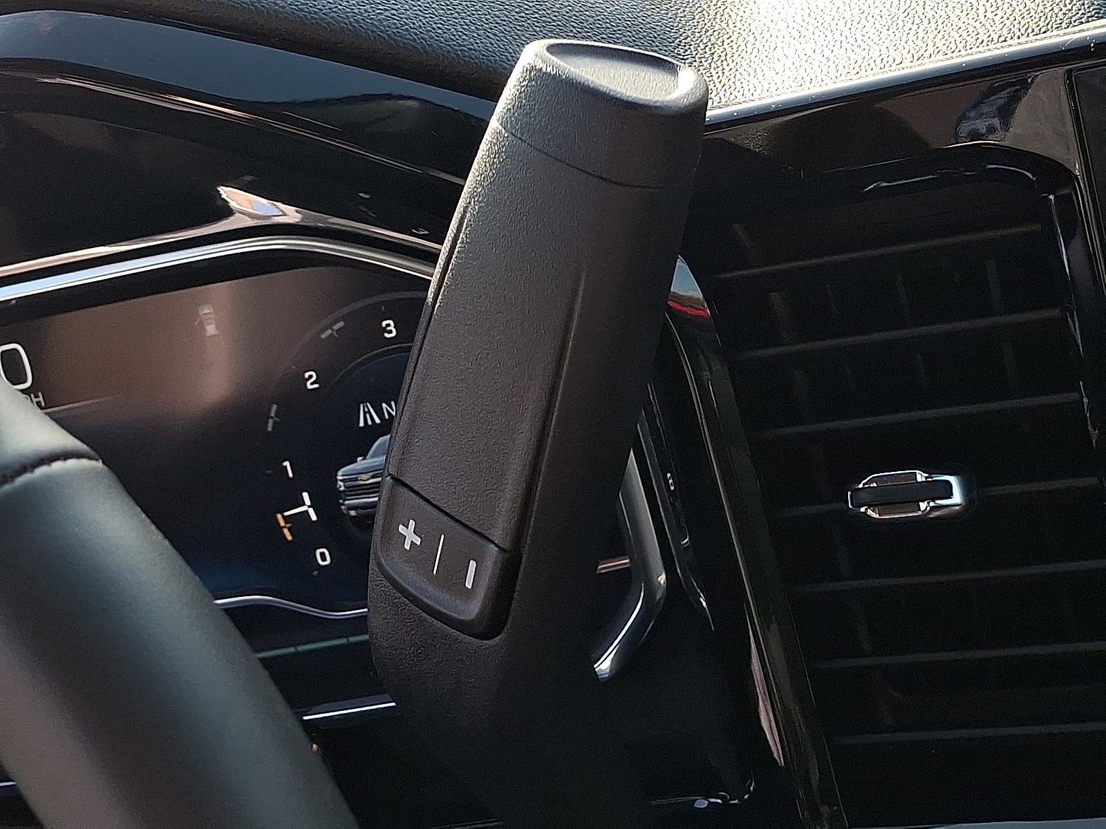 2025 Chevrolet Silverado 1500 4WD Crew Cab Short Bed RST - Summit White - GAZ exterior view 13