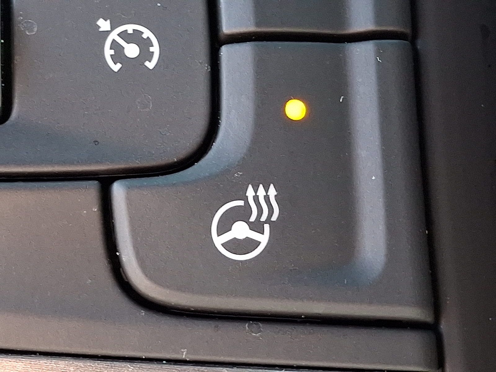 2025 Chevrolet Silverado 1500 4WD Crew Cab Short Bed RST - Summit White - GAZ exterior view 3