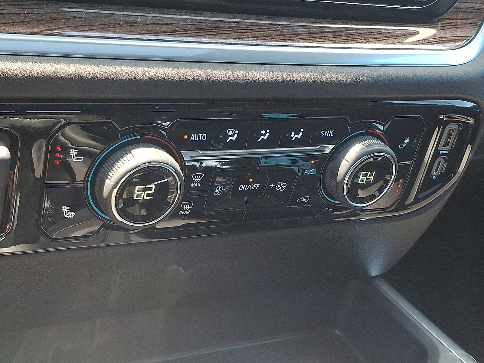 2025 Chevrolet Silverado 1500 4WD Crew Cab Short Bed RST - Black - GBA exterior view 11