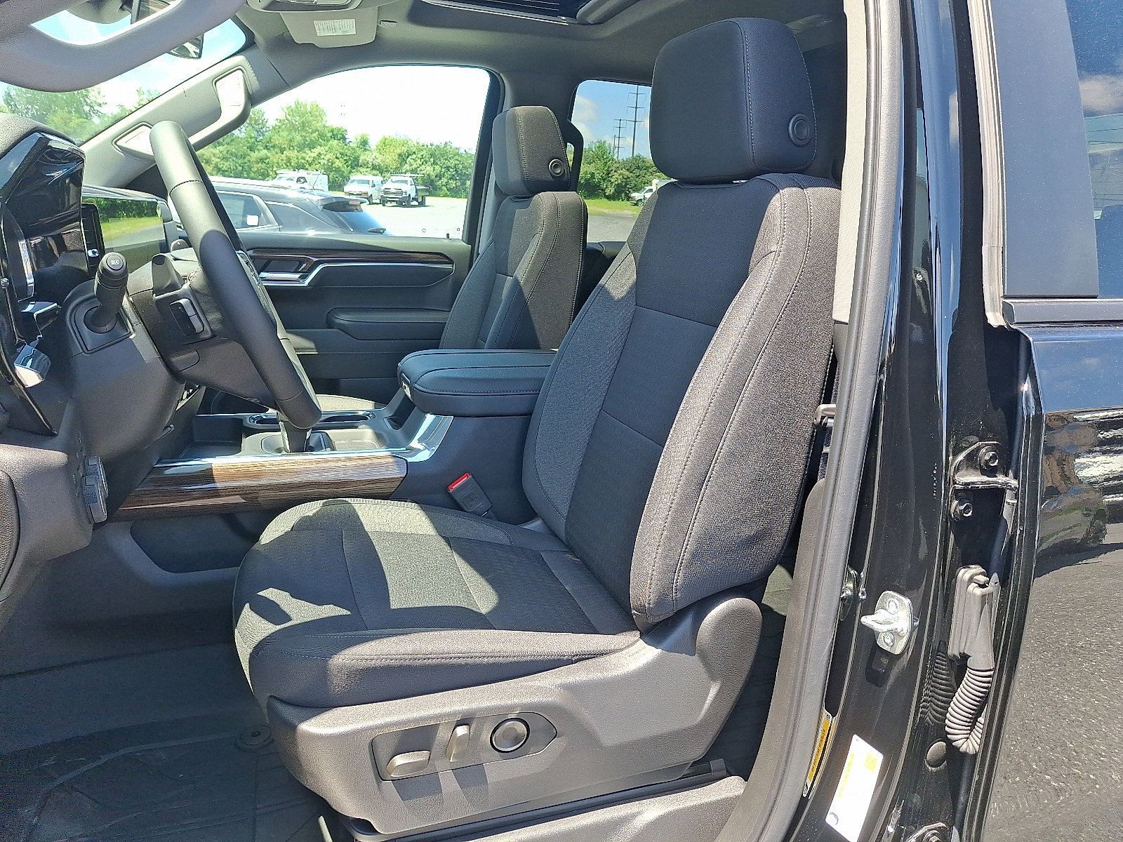 2025 Chevrolet Silverado 1500 4WD Crew Cab Short Bed RST - Black - GBA exterior view 9