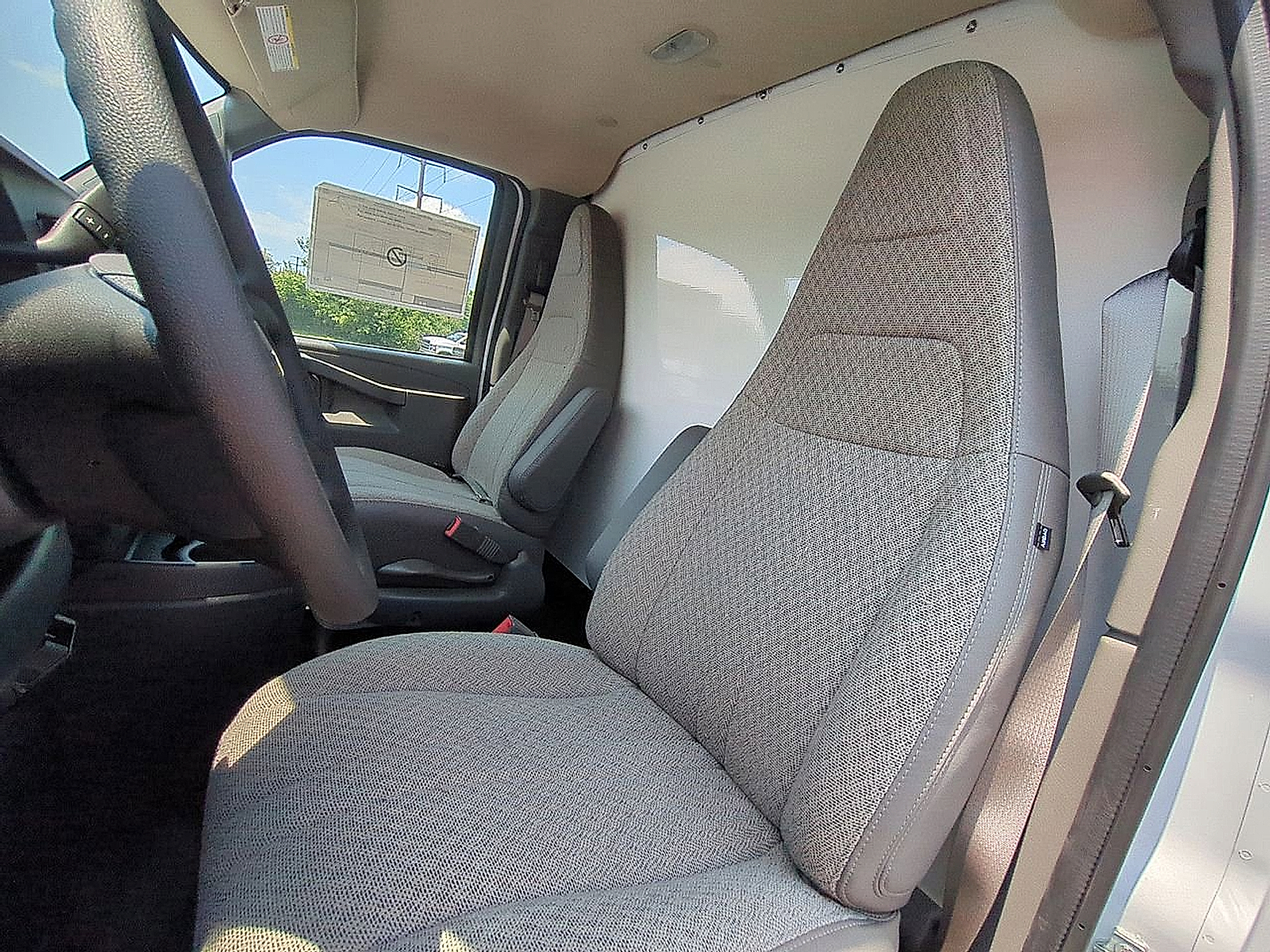 2025 Chevrolet Express Cutaway Work Van - Summit White exterior view 18