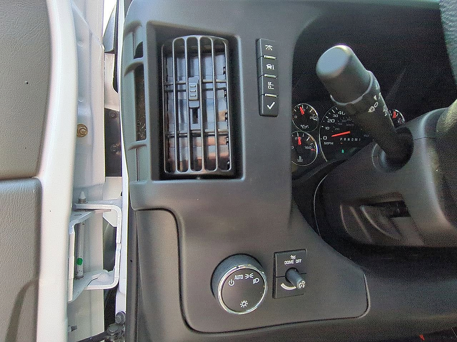 2025 Chevrolet Express Cutaway Work Van - Summit White exterior view 17