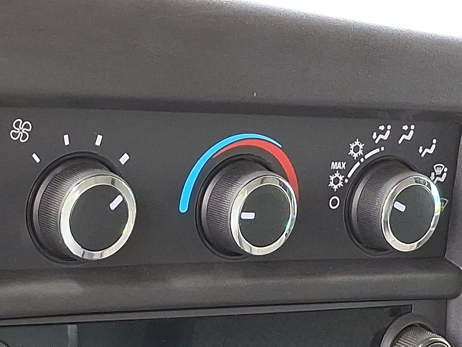 2025 Chevrolet Express Cutaway Work Van - Summit White - GAZ exterior view 20