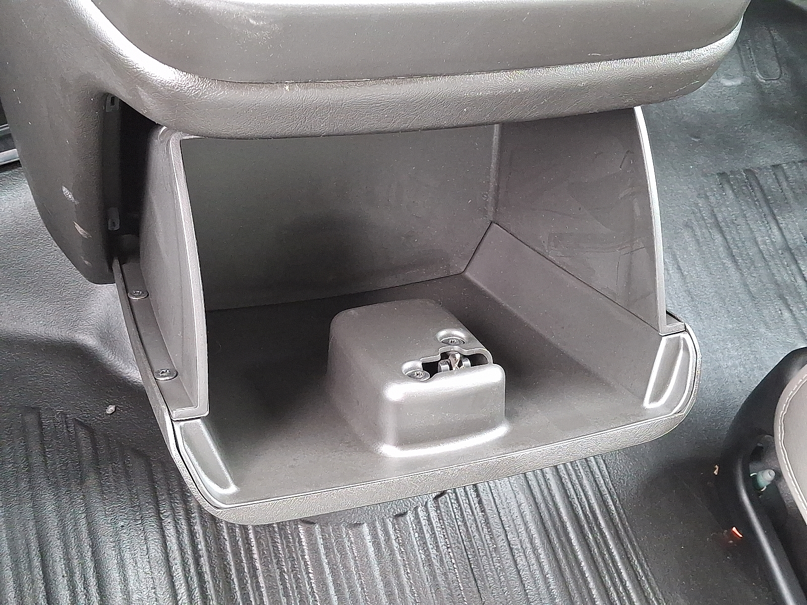 2025 Chevrolet Express Cutaway Work Van - Summit White - GAZ exterior view 17