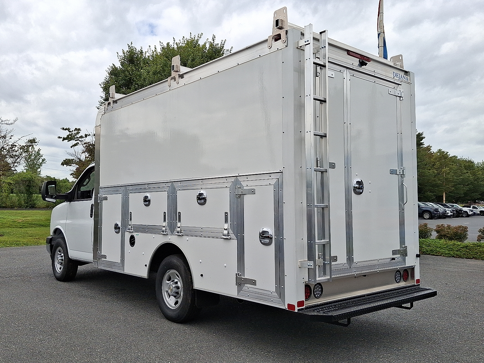 2025 Chevrolet Express Cutaway Work Van - Summit White - GAZ exterior view 3