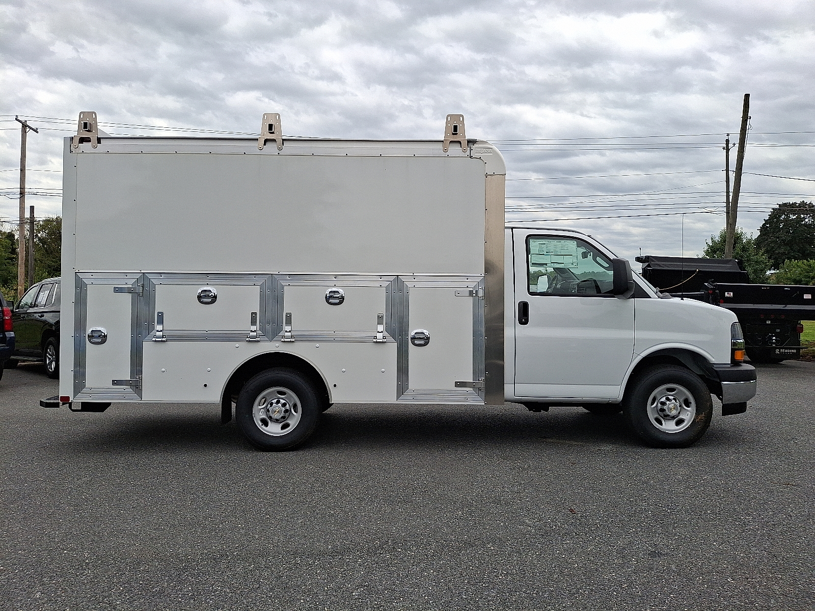 2025 Chevrolet Express Cutaway Work Van - Summit White - GAZ exterior view 6