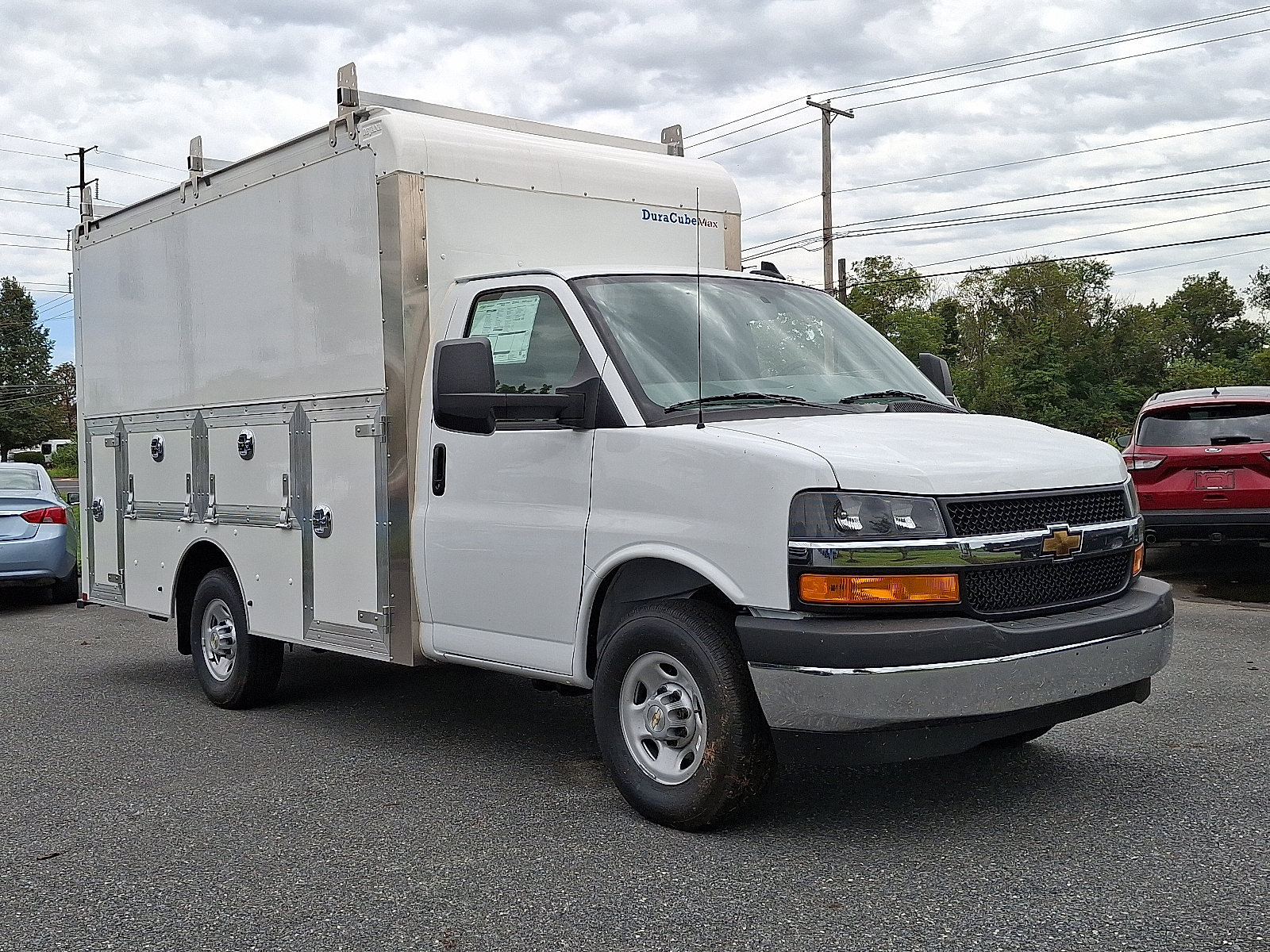 2025 Chevrolet Express Cutaway Work Van - Summit White - GAZ exterior view 7