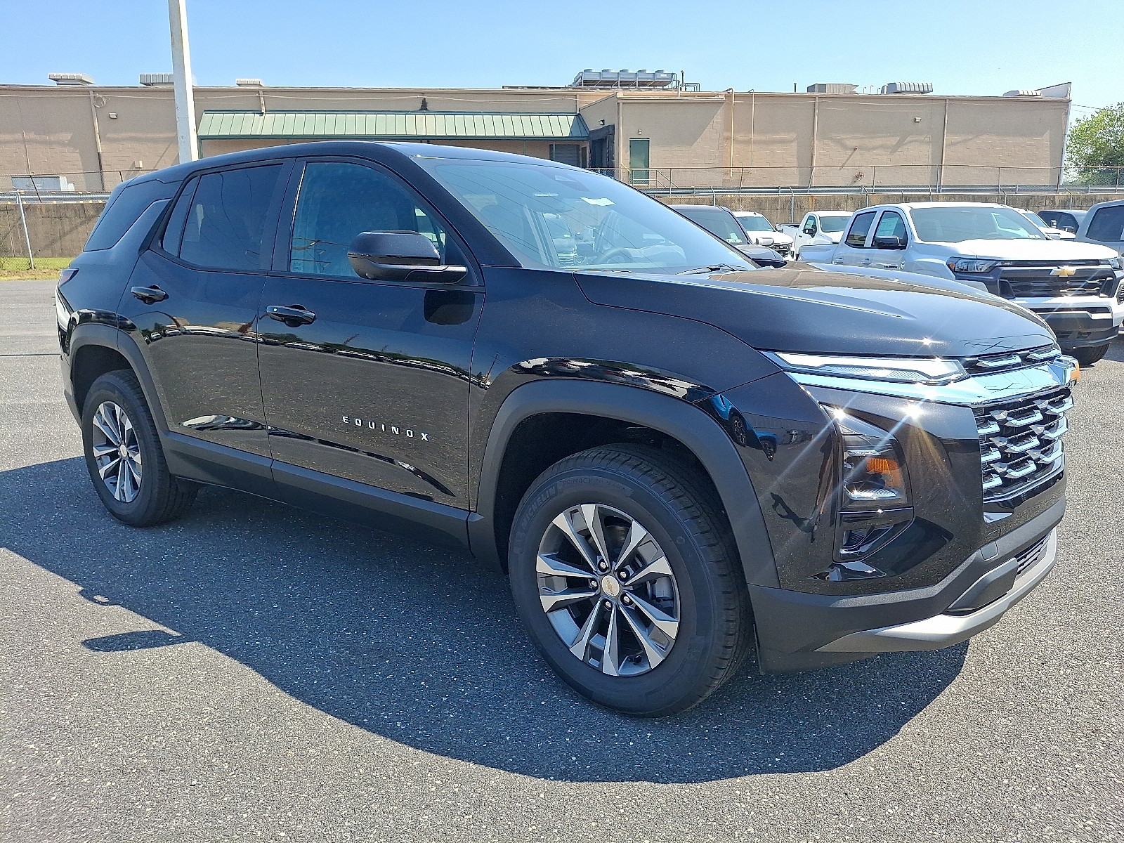 2026 Chevrolet Equinox LT - Mosaic Black Metallic - GB8 exterior view 4