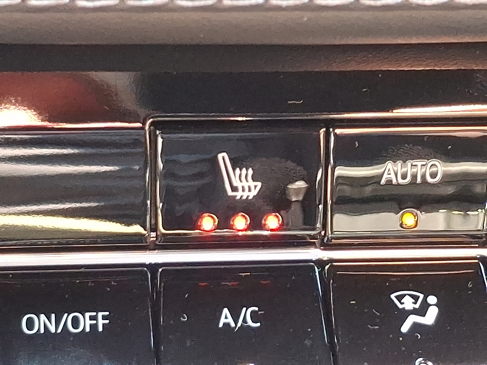 2026 Chevrolet Equinox LT - Mosaic Black Metallic - GB8 exterior view 17