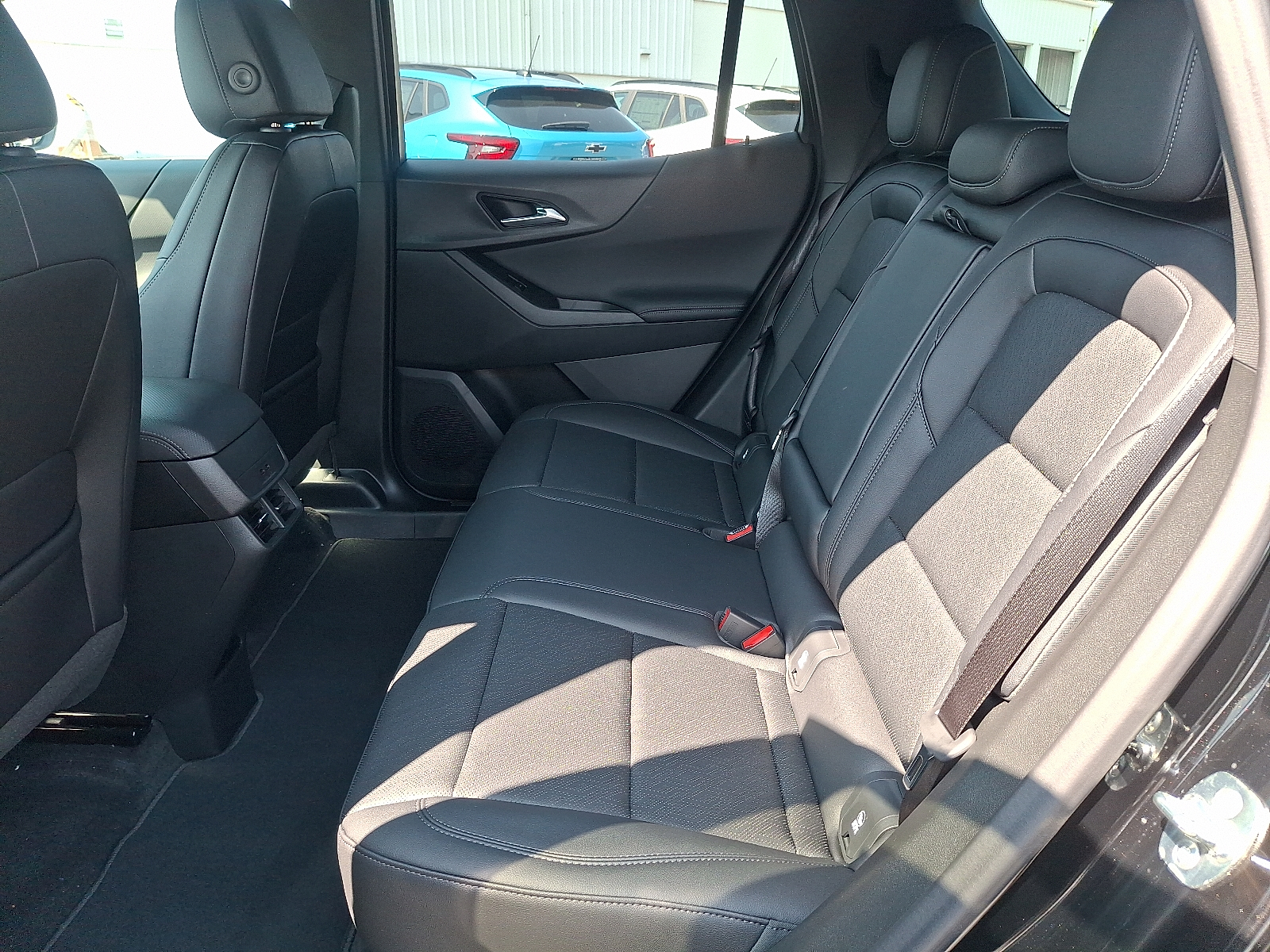 2026 Chevrolet Equinox LT - Mosaic Black Metallic - GB8 exterior view 6