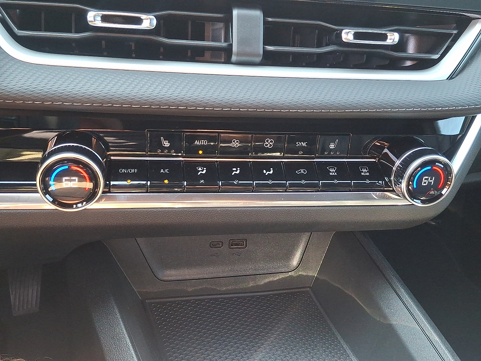 2026 Chevrolet Equinox LT - Mosaic Black Metallic - GB8 exterior view 11