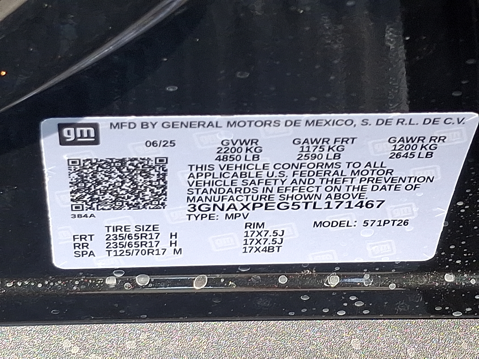 2026 Chevrolet Equinox LT - Mosaic Black Metallic - GB8 exterior view 18