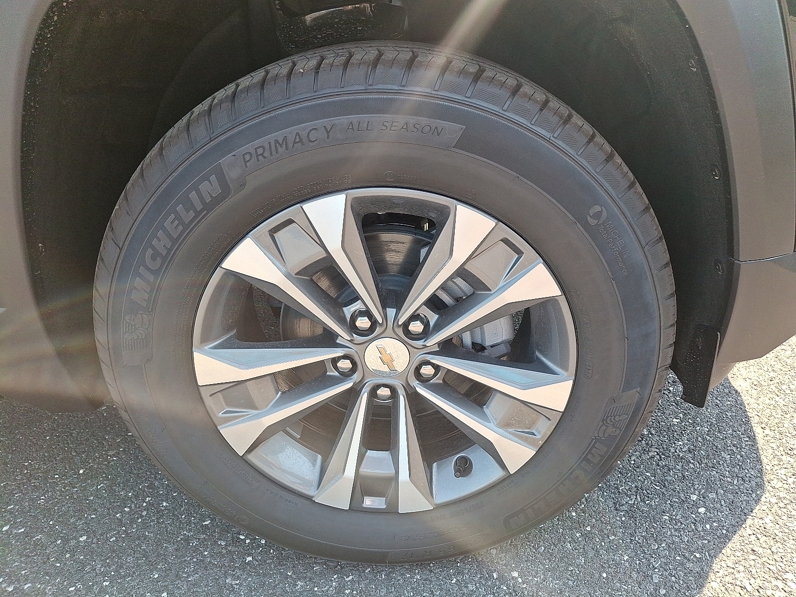 2026 Chevrolet Equinox LT - Mosaic Black Metallic - GB8 exterior view 5