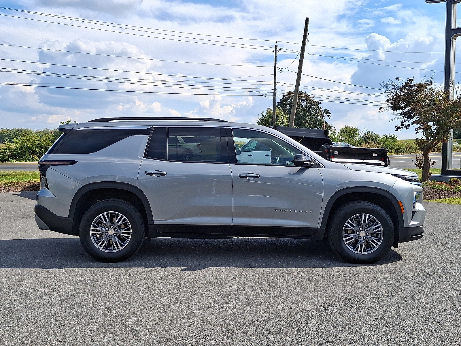 2025 Chevrolet Traverse AWD LT - Sterling Gray Metallic - GXD exterior view 7