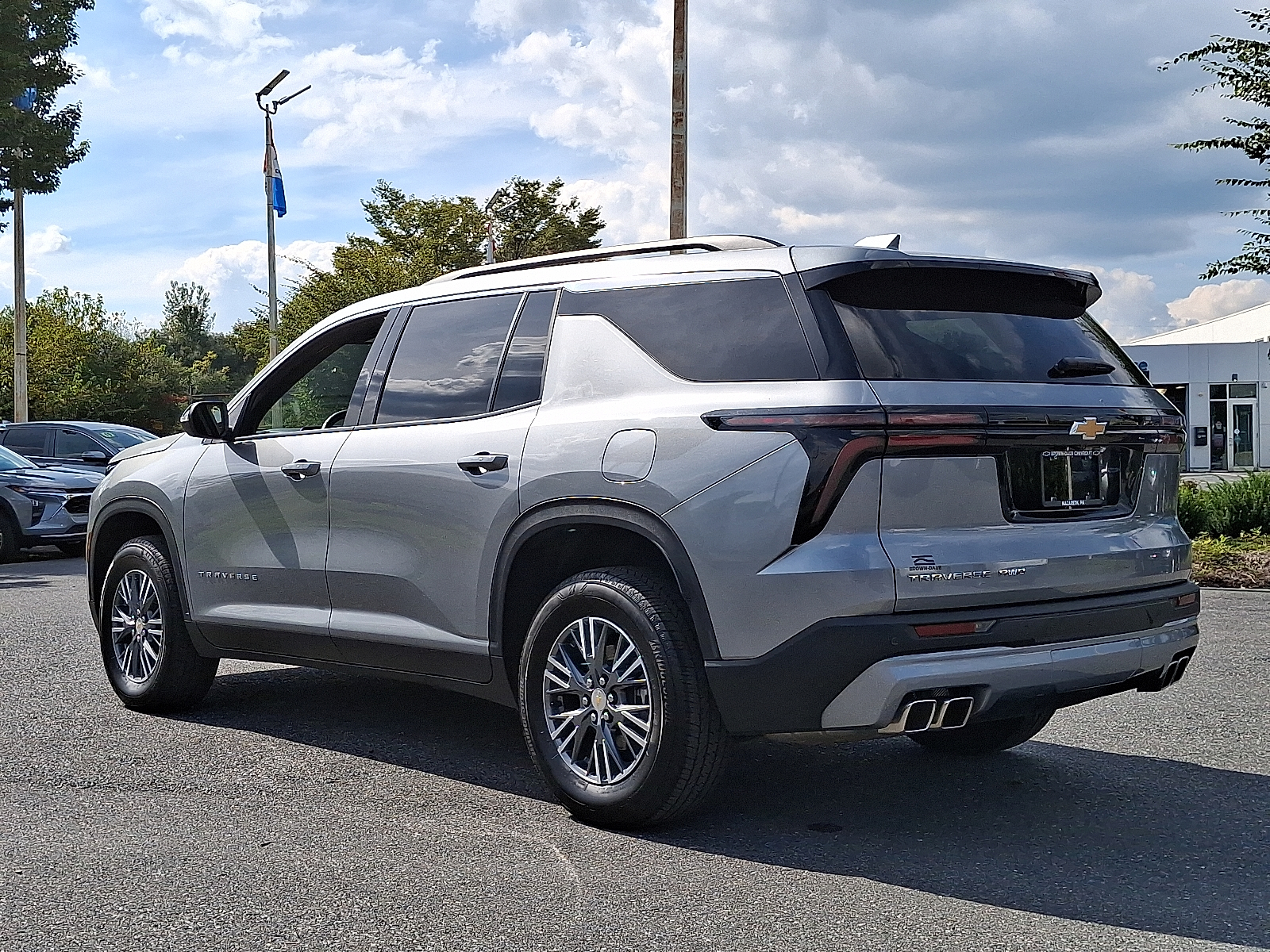 2025 Chevrolet Traverse AWD LT - Sterling Gray Metallic - GXD exterior view 4