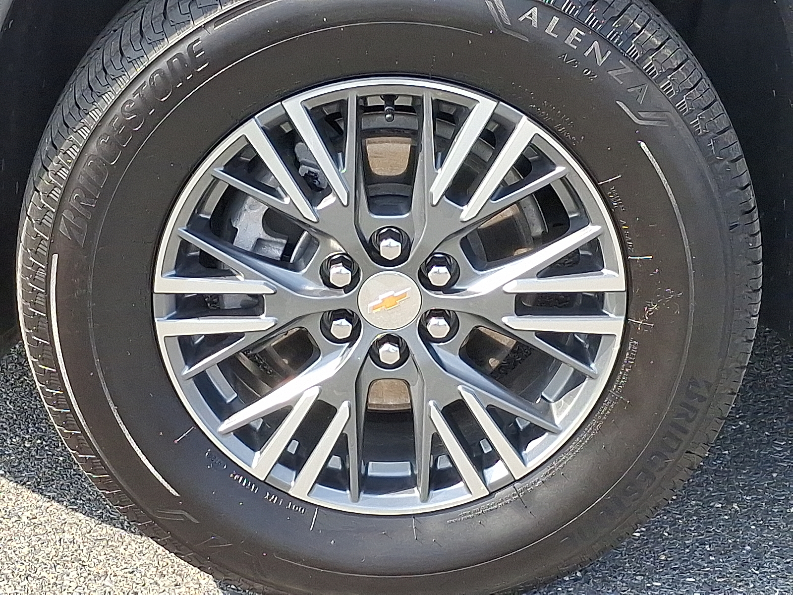 2025 Chevrolet Traverse AWD LT - Sterling Gray Metallic - GXD exterior view 8