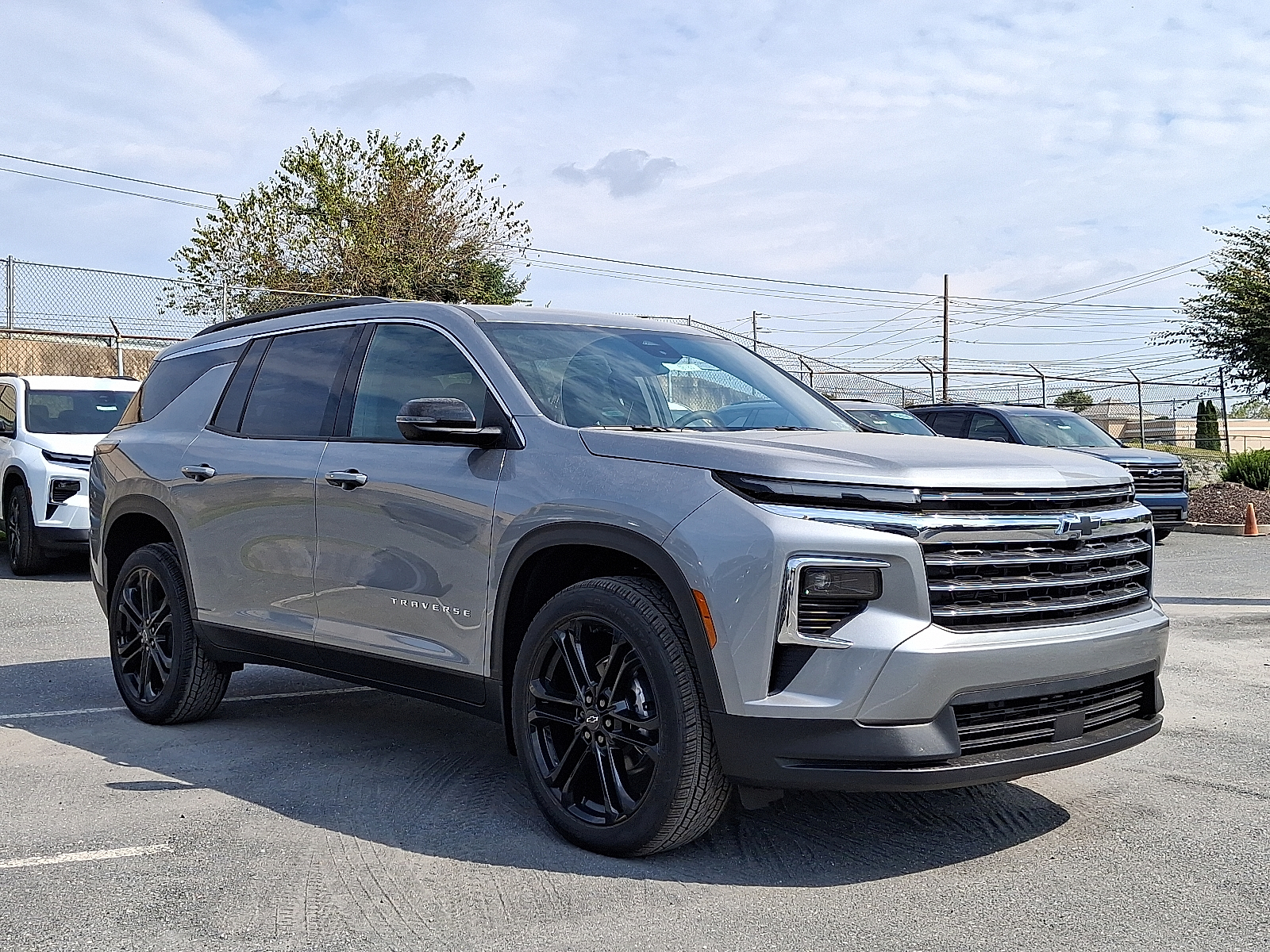 2026 Chevrolet Traverse AWD LT - Sterling Gray Metallic - GXD exterior view 2