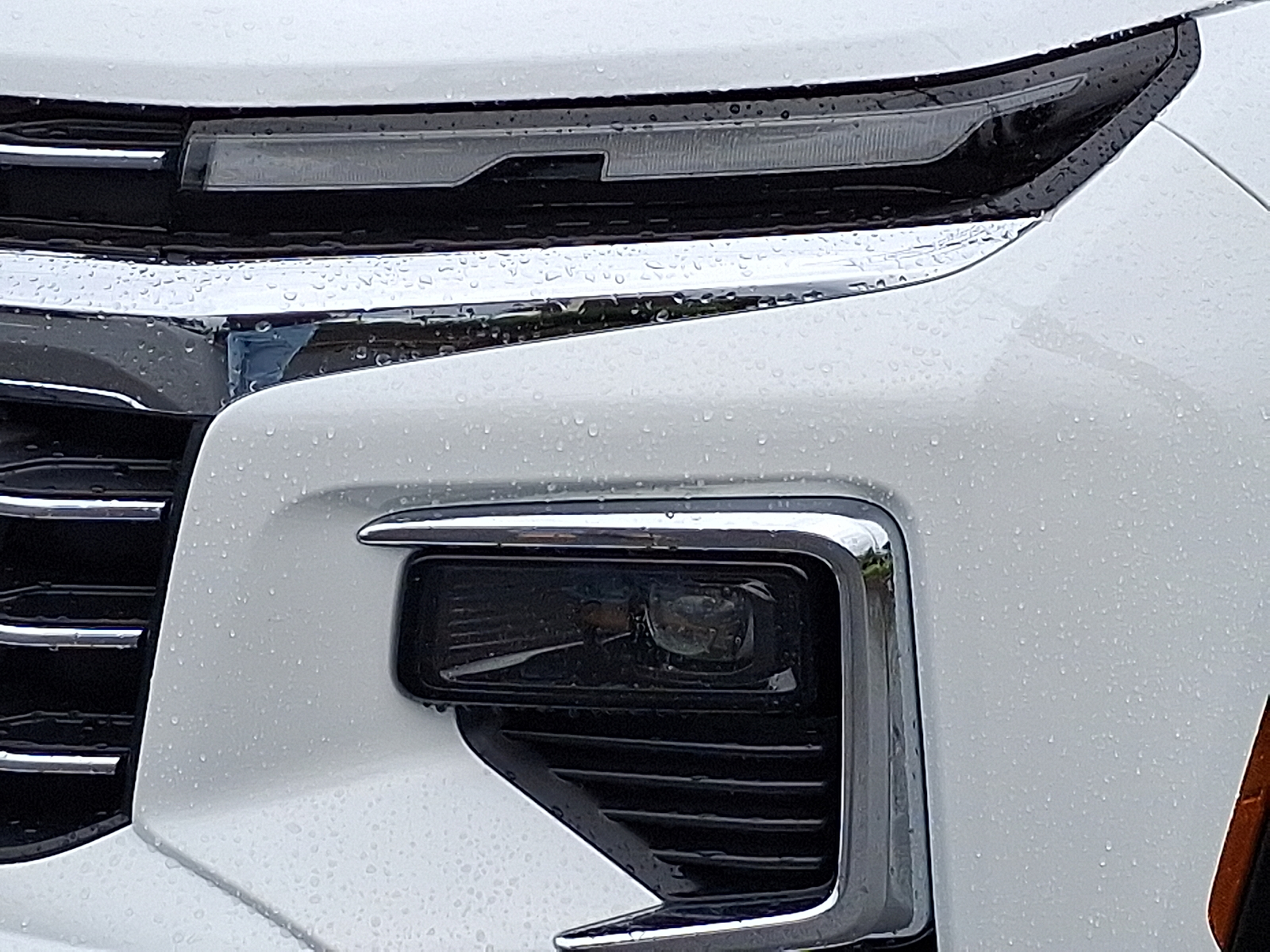 2026 Chevrolet Traverse AWD LT - Summit White - GAZ exterior view 6